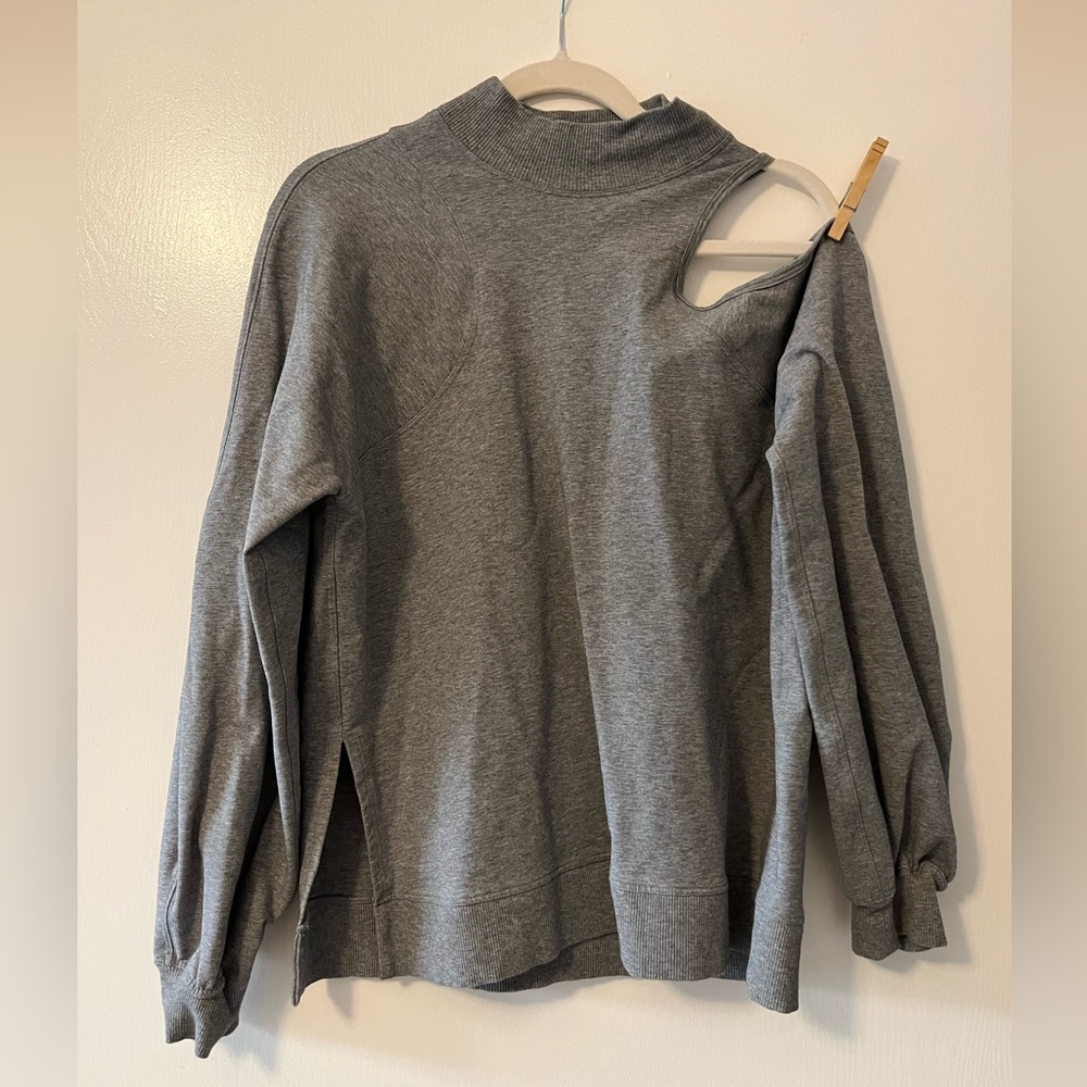 LULULEMON ASYMMETRICAL PULL OVER SIZE 8